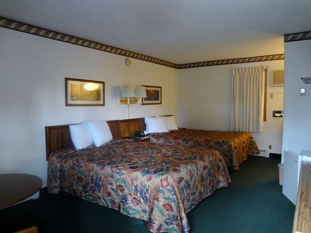 A Western Rose Motel
