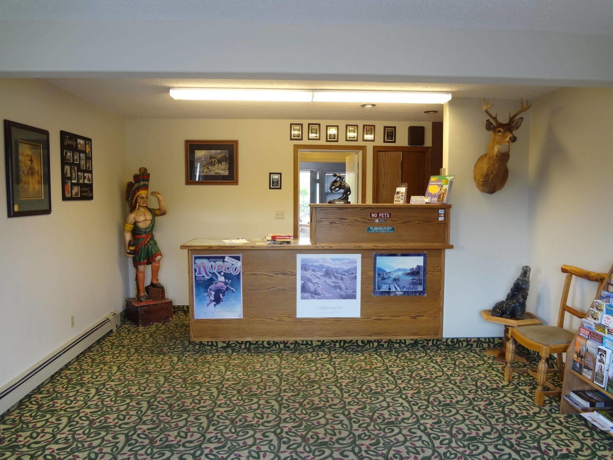 Motel A Western Rose Cody