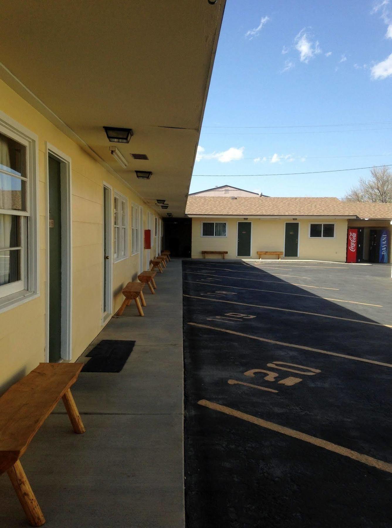 A Western Rose Motel Cody